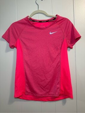 Nike Women's Pink Short Sleeve Performance Tee Size S activewear, workout